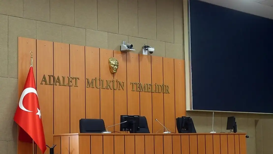KİRACISI ÇIKMAYINCA DUVARI YIKAN DÜKKAN SAHİBİNE KÖTÜ HABER