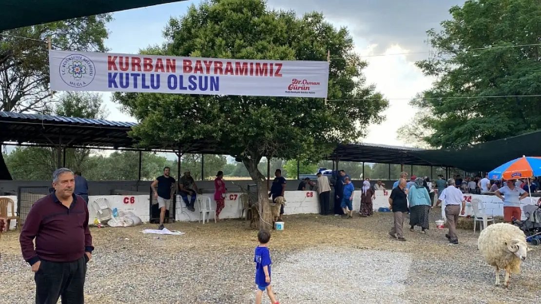 MUĞLA'DAKİ MEZBAHA VE HAYVAN PAZARLARI TAM KAPASİTE ÇALIŞTI