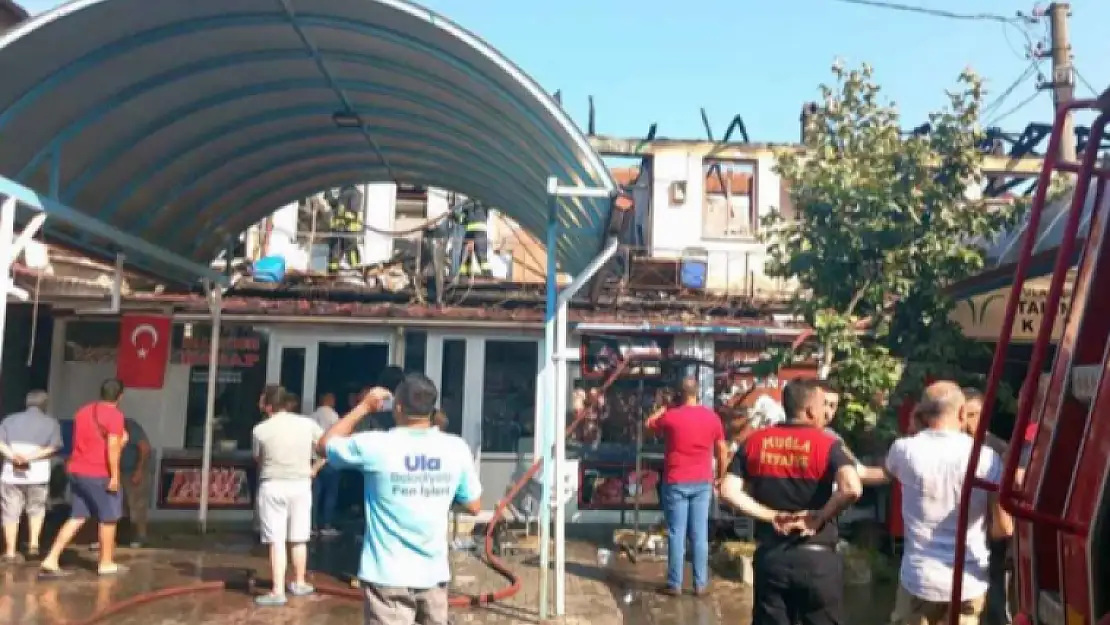 ULA'DA YANGIN: 10 İŞ YERİ ZARAR GÖRDÜ
