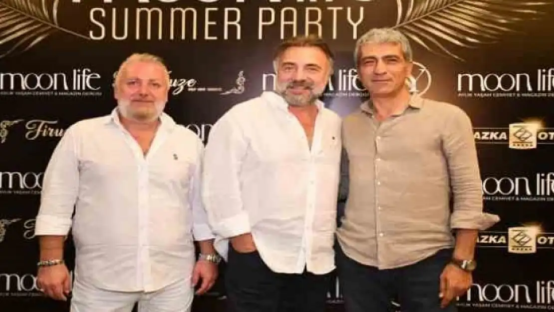 BODRUM'DA DÜZENLENEN GECEYE ÜNLÜ AKINI