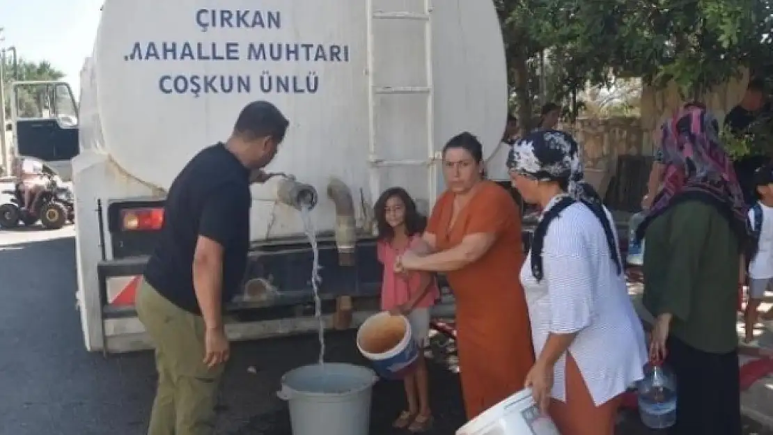 BODRUM'DA TANKERLE SU DAĞITIMI YAPILIYOR