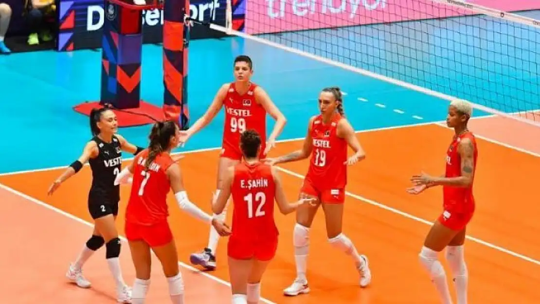 A MİLLİ KADIN VOLEYBOL TAKIMI, PERU İLE KRİTİK MAÇA ÇIKIYOR