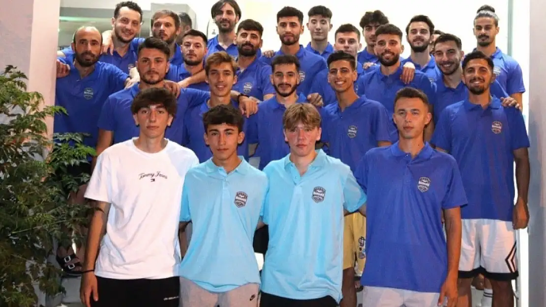 MARMARİS GENÇLİKSPOR'UN HEDEFİ ŞAMPİYONLUK!