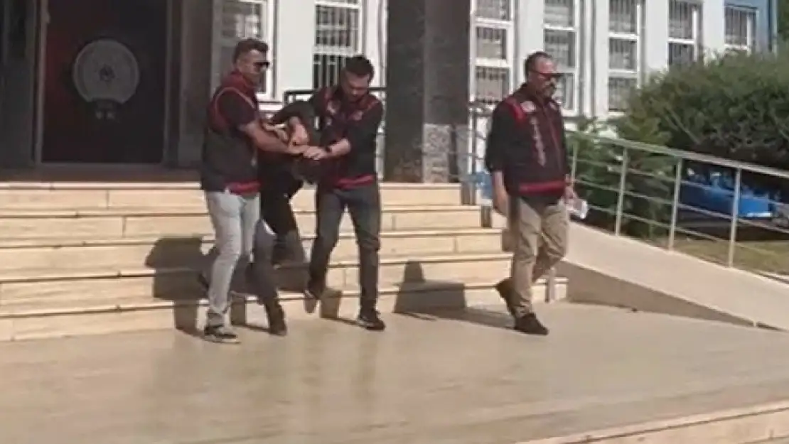 İZMİR'DE 6 AYDA 2 CİNAYETTEN ARANAN SERİ KATİL YAKALANDI!