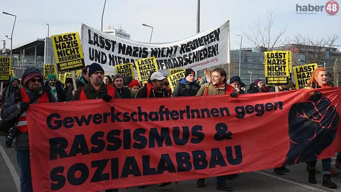 Avusturya'da aşırı sağcı parti protesto edildi