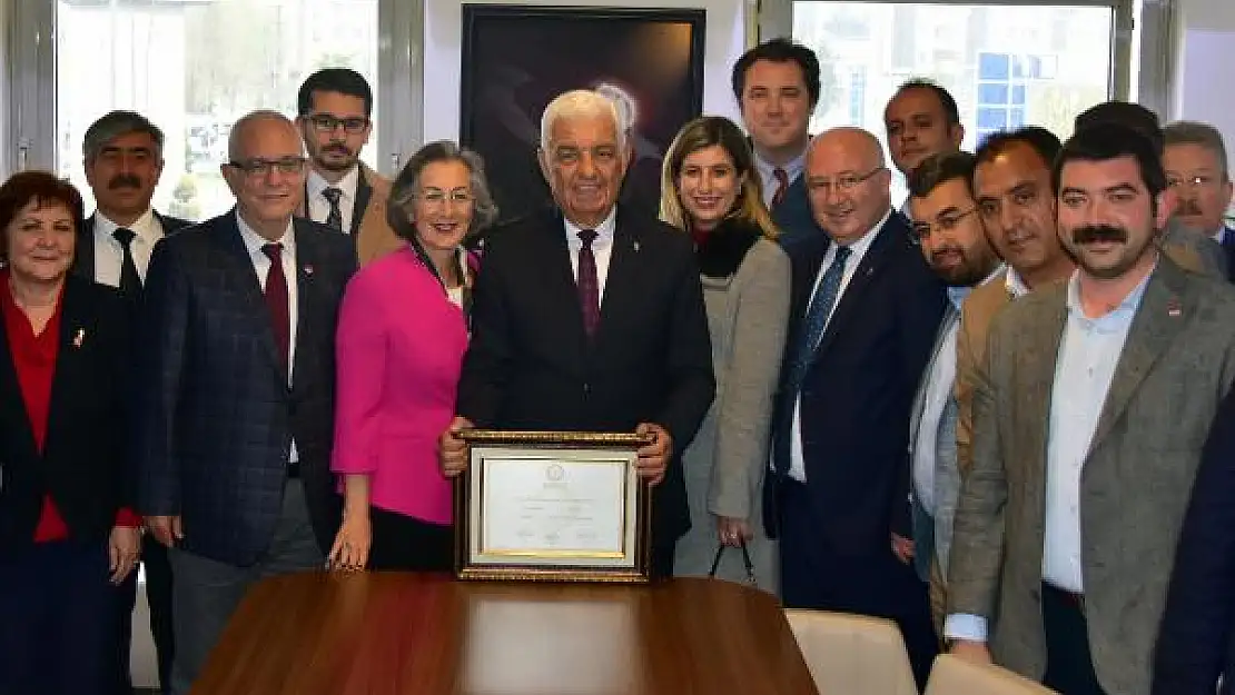 BAŞKAN OSMAN GÜRÜN MAZBATASINI ALDI
