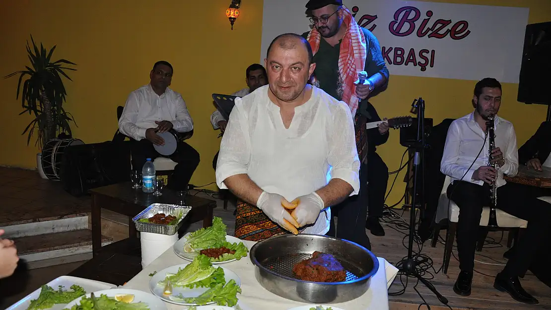 BİZ BİZE OCAKBAŞI'NDA SIRA GECESİ İLE LEZZET ŞOV