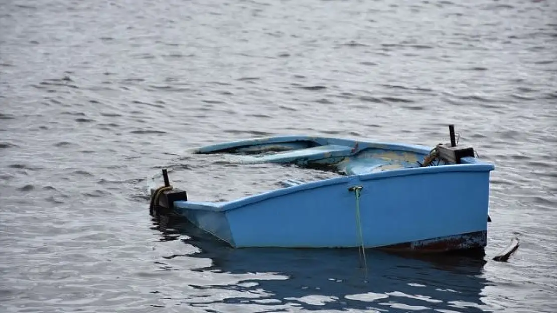 Bodrum'da Rüzgar ve Yağış 4 Deniz Aracını Sulara Gömdü