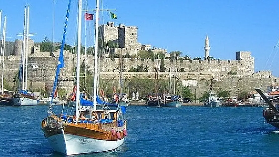 Bodrum'da Can Yelekli Turistler Güvenlik Güçlerini Alrma Geçirdi
