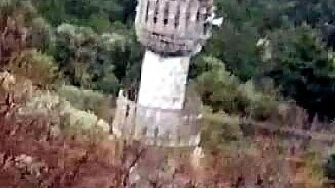 Datça'da Cami Minaresi Fırtınada Yıkıldı