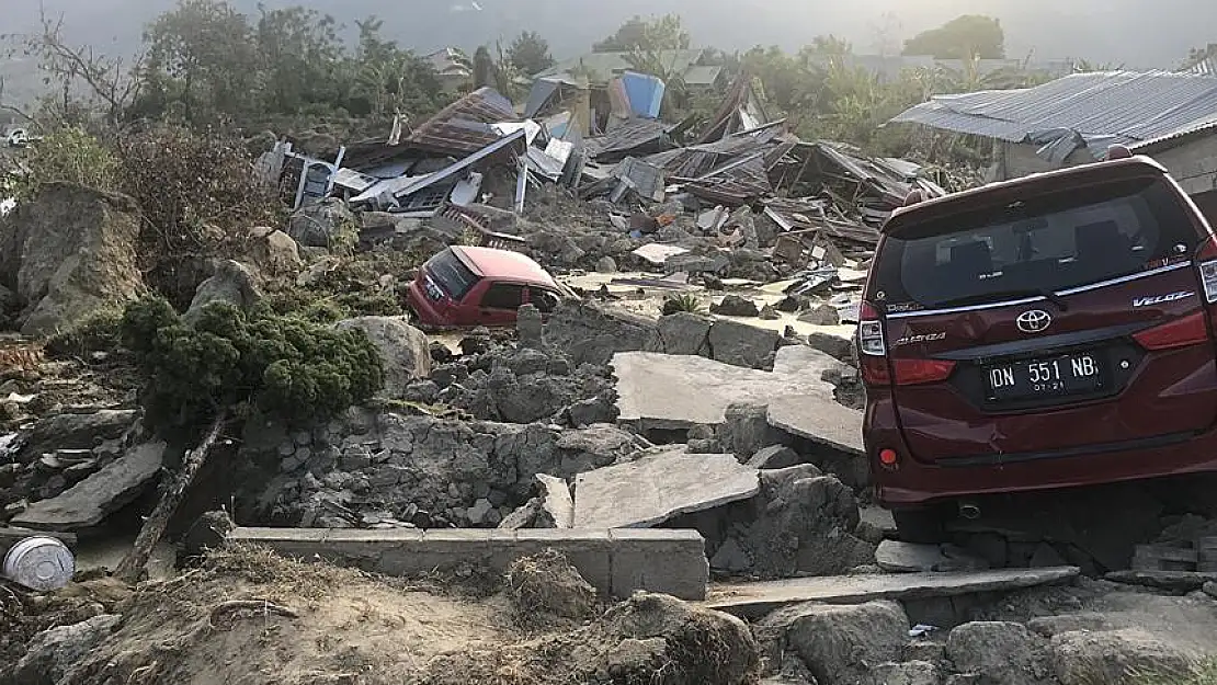 Endonezya'daki sel ve heyelanda ölü sayısı 68'e çıktı