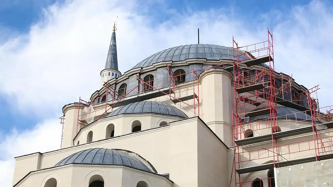 Balkanlar'ın en büyük camisi yıl sonu ibadete açılacak