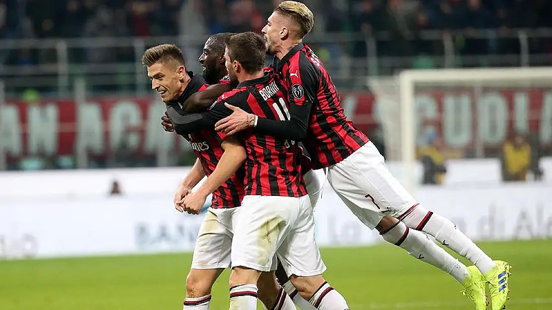 Milan'ı yarı finale Piatek taşıdı