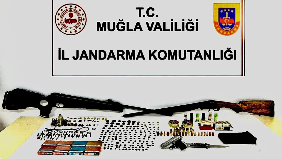 Jandarmadan Ula'da başarılı operasyon! Çok sayıda tarihi eser ve silah ele geçirildi
