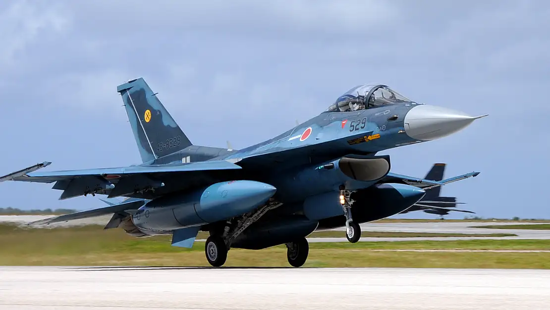 Japonya'da F-2A savaş uçağı eğitim uçuşu sırasında okyanusa düştü