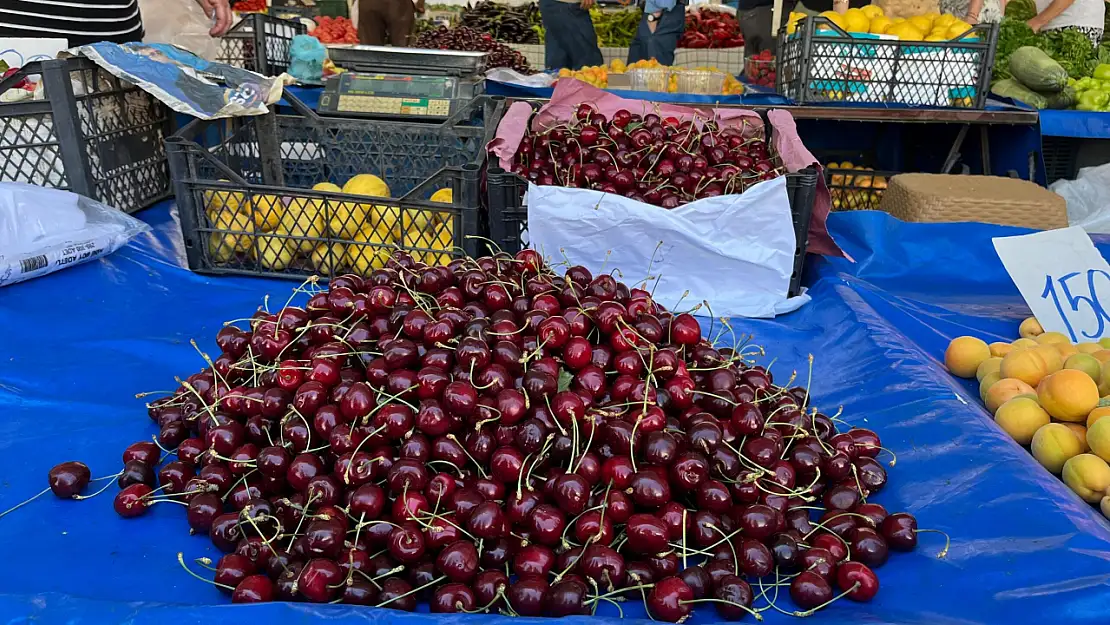 Kirazın kilosu kıyma fiyatında! Muğla'da meyve yemek lüks oldu