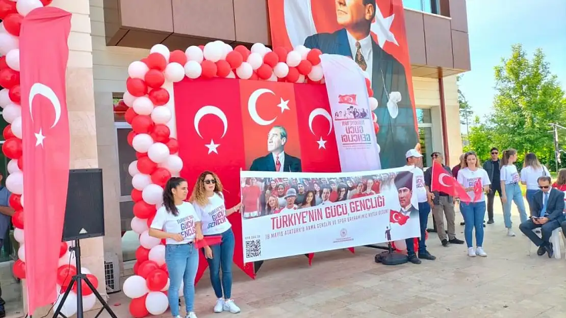 Köyceğiz'de 19 Mayıs coşkuyla kutlandı
