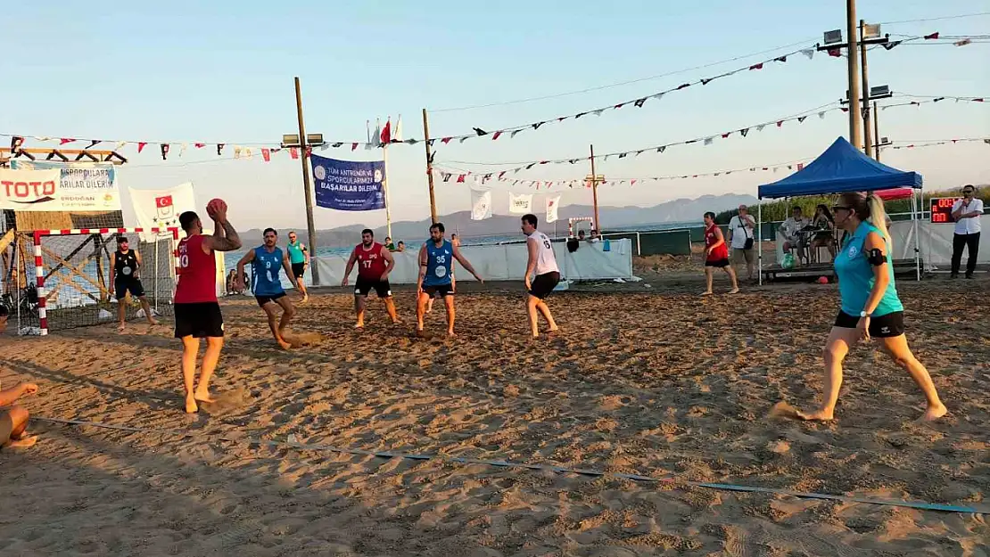 Köyceğiz'de Üniversitelerarası Plaj Hentbolu Turnuvası başladı