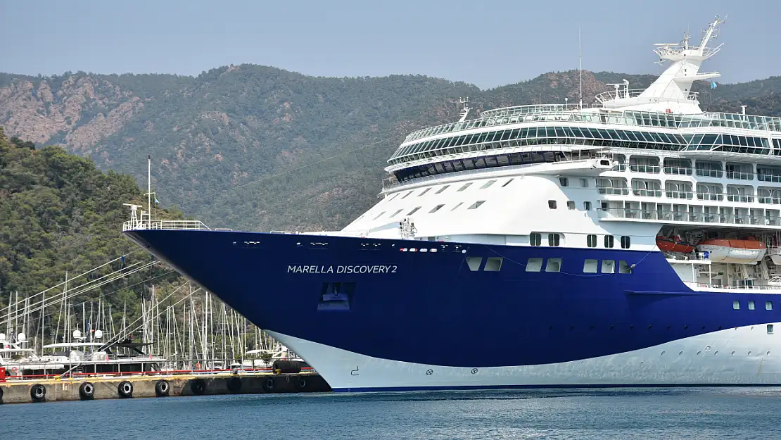 Marella Discovery 2 yeni yolcularıyla Marmaris'e demirledi! Yüzlerce turist ilçeye geldi