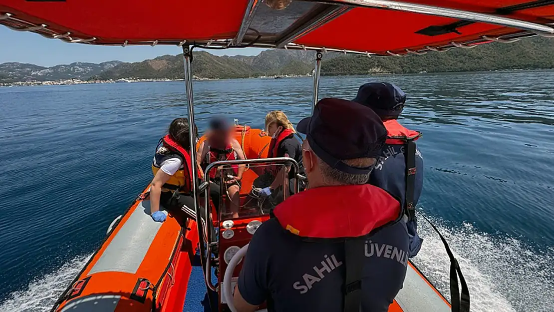 Marmaris açıklarında fenalaşan yurttaşı Sahil Güvenlik kurtardı