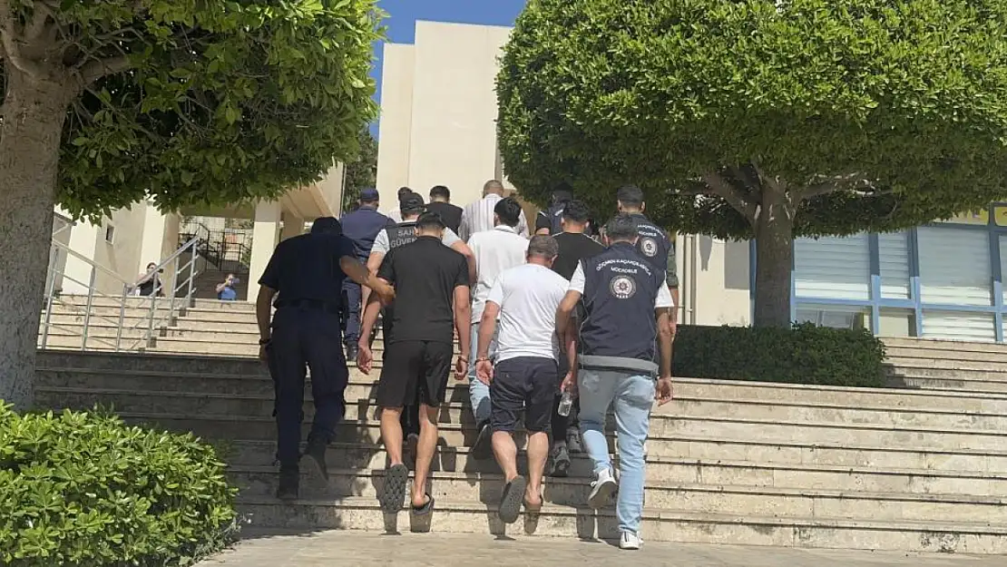 Marmaris'te göçmen kaçakçılığı operasyonu! 67 göçmen yakalandı, 7 tutuklu