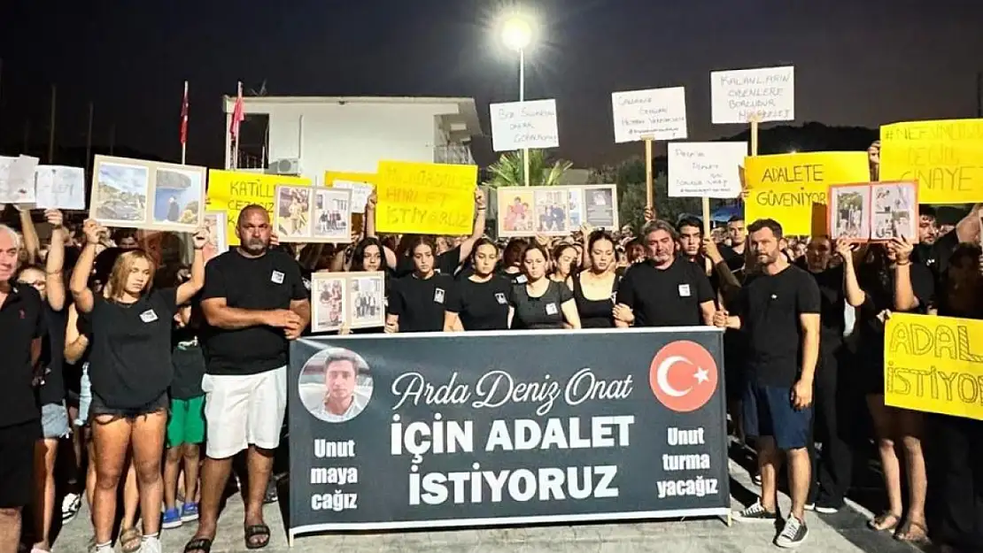 Marmaris'te teknedeki kavgada ölen Arda Deniz Onat için yürüyüş düzenlendi