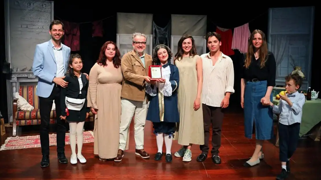 Menteşe Belediye Tiyatrosu'nda Romeo ve Juliet sahnelendi