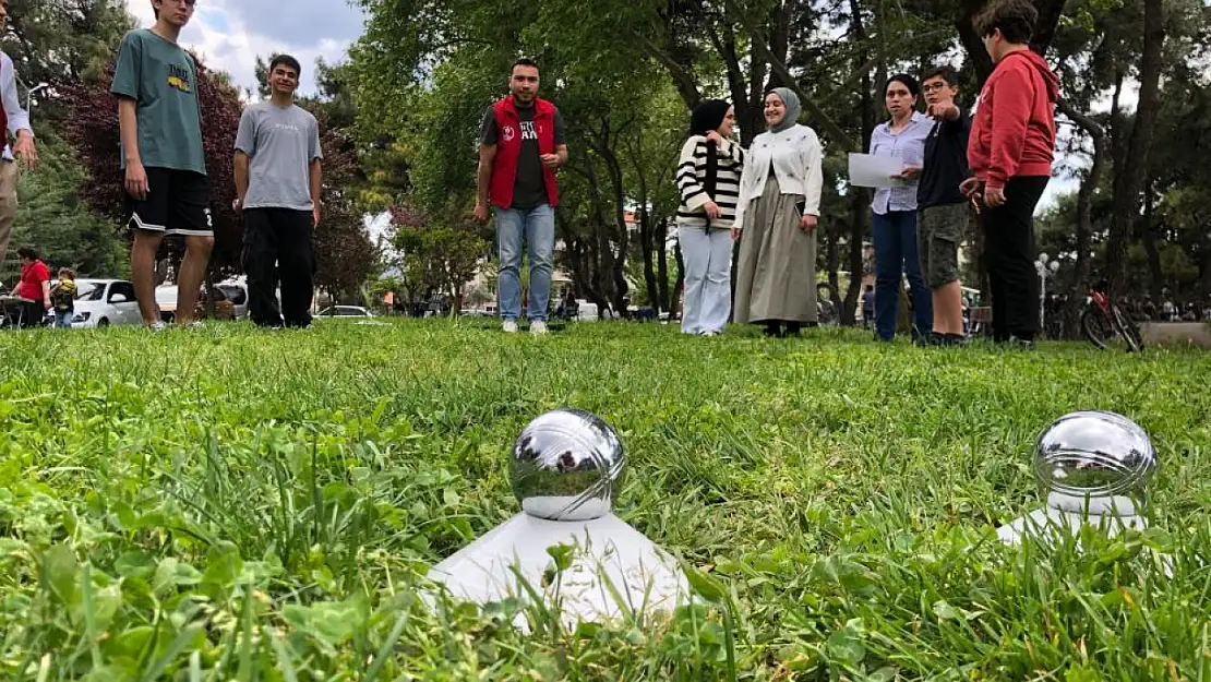 Menteşe'de bocce heyecanı: Gençler spor yaparak sosyalleşiyorlar