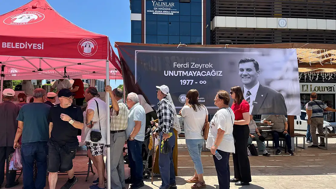 Menteşe'de Fikri Zeyrek anısına lokma dağıtıldı
