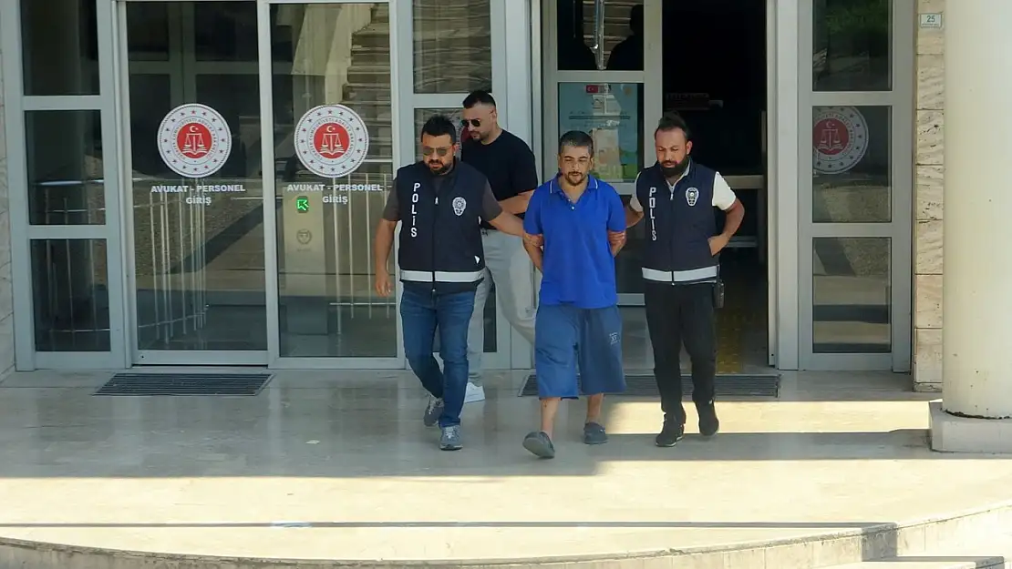 Menteşe'de polis araçlarına zarar veren şüpheli tutuklandı