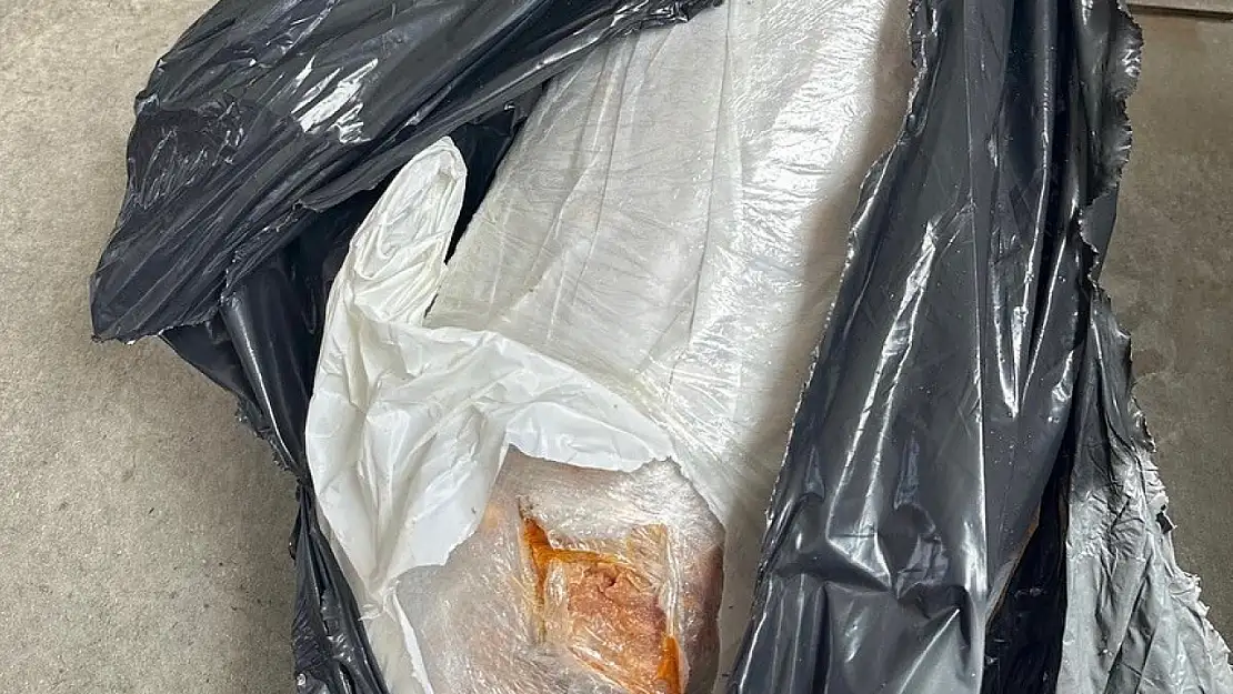 Menteşe Otogarı'nda etiketsiz tavuk döner ele geçirildi