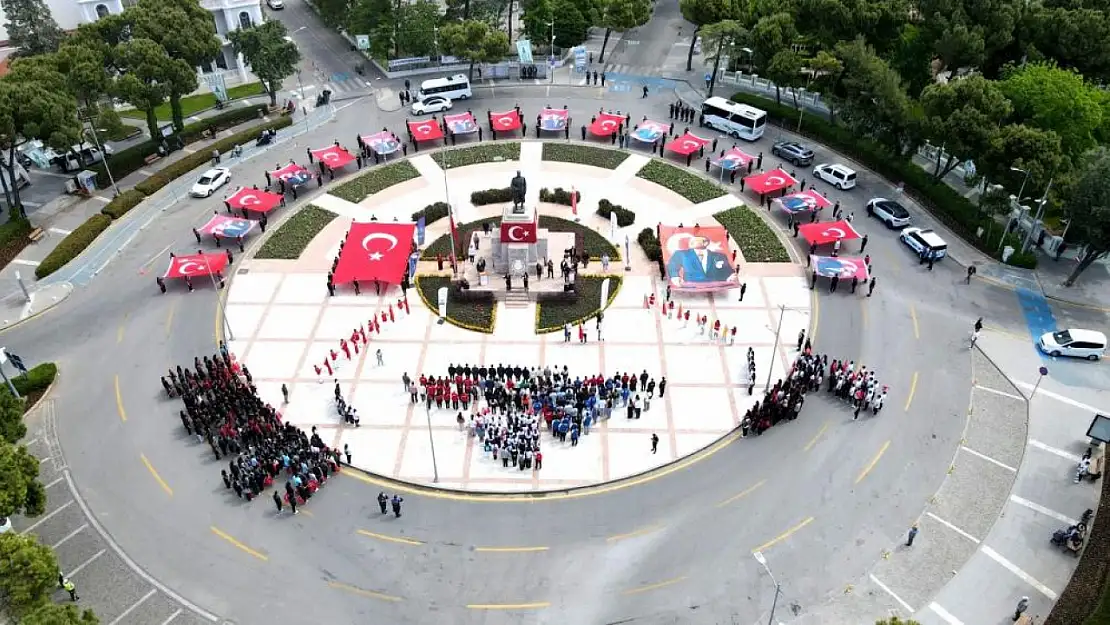 Muğla'da 19 Mayıs kutlamaları Atatürk'e saygı töreniyle başladı