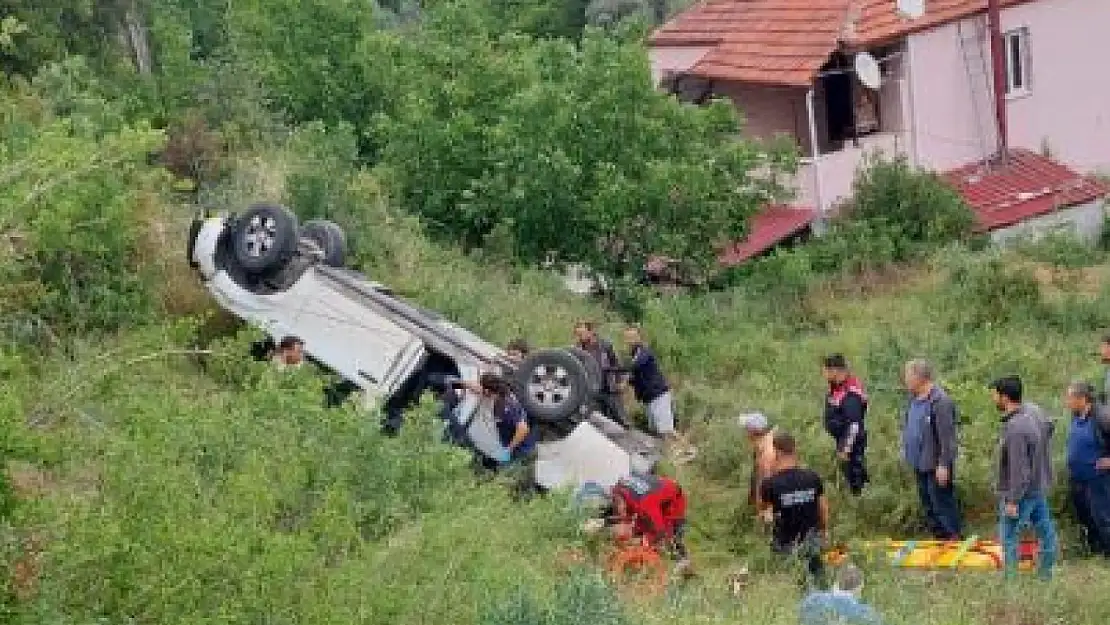 Muğla'da feci kaza: 4 kişi şarampole yuvarlandı