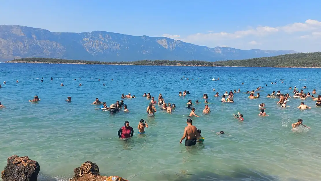 Muğla'da sıcak hava plajları doldurdu!