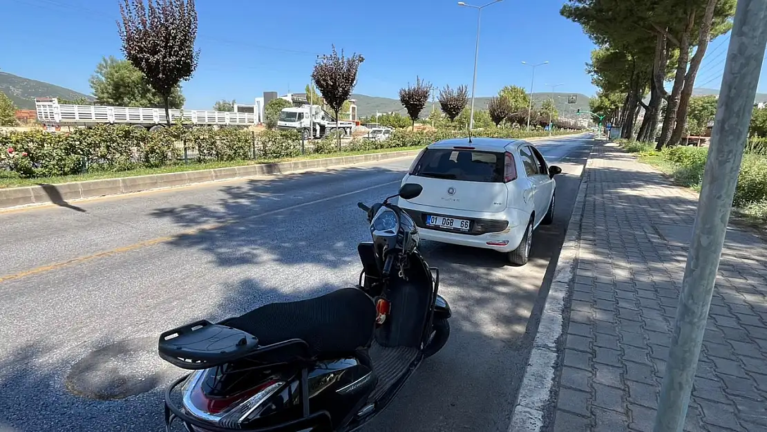 Muğla Menteşe'de motosiklet, otomobile çarptı: 1'i çocuk 2 yaralı!