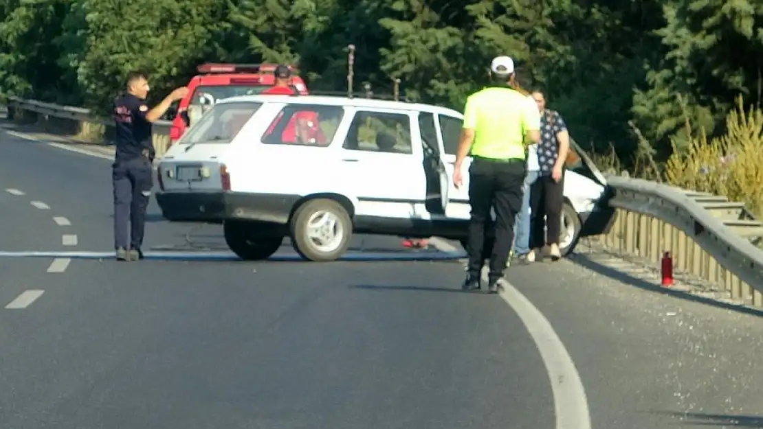 Muğla Menteşe'de seyir halindeki otomobil alev aldı!