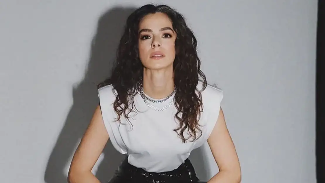 Özge Özpirinçci o  ismi öve öve bitiremedi! 'Makine gibi adam'