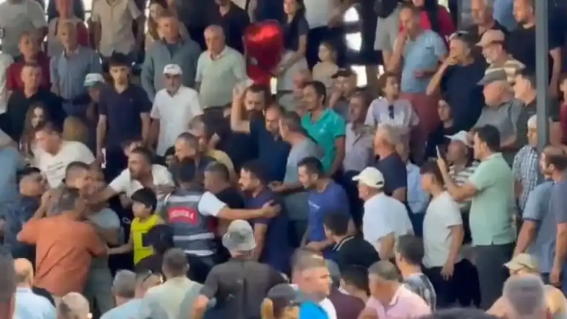 Seydikemer yağlı güreşlerinde kavga çıktı!