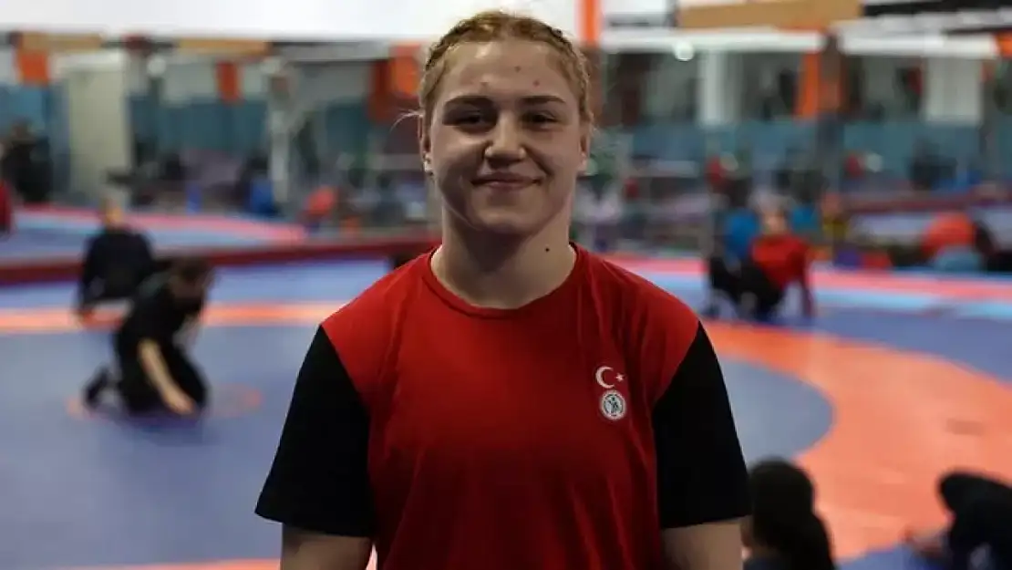 U20 Avrupa Güreş Şampiyonası'nda Beyzanur Akkuş'tan altın madalya