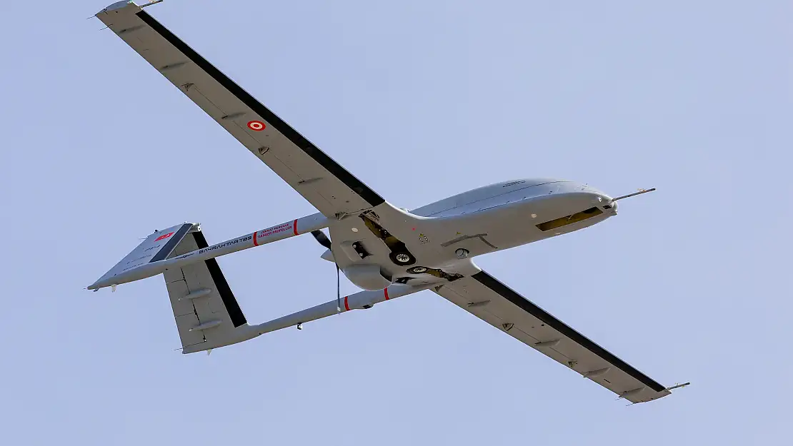 BAYRAKTAR TB-3 SİHA İLK KEZ İNİŞ TAKIMLARINI KAPATTI