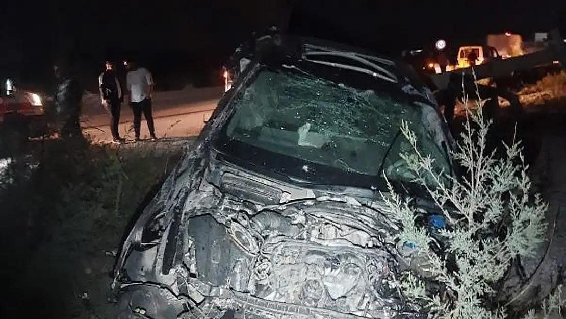 YAYAYA ÇARPAN OTOMOBİL MAALESEF CAN ALDI