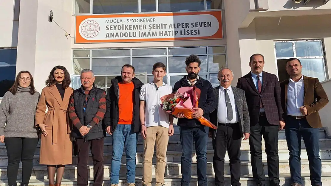 FETHİYE VE SEYDİKEMER'DE ÖĞRENCİLER İÇİN KONFERANS DÜZENLENDİ