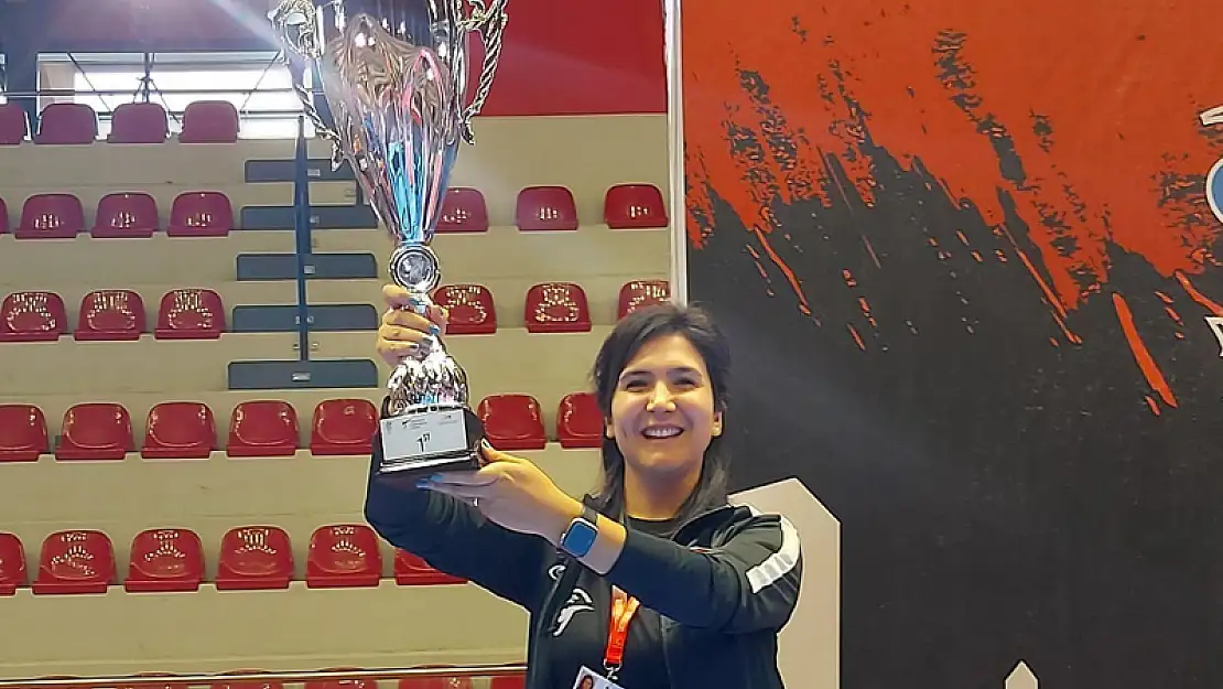 MUĞLALI TAEKWONDO ANTRENÖRÜNE MİLLİ GÖREV