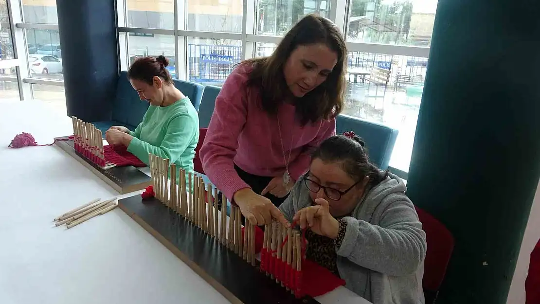 MENTEŞE'DE ÖZEL SERGİ: 1 YILLIK EMEK ORTAYA ÇIKTI