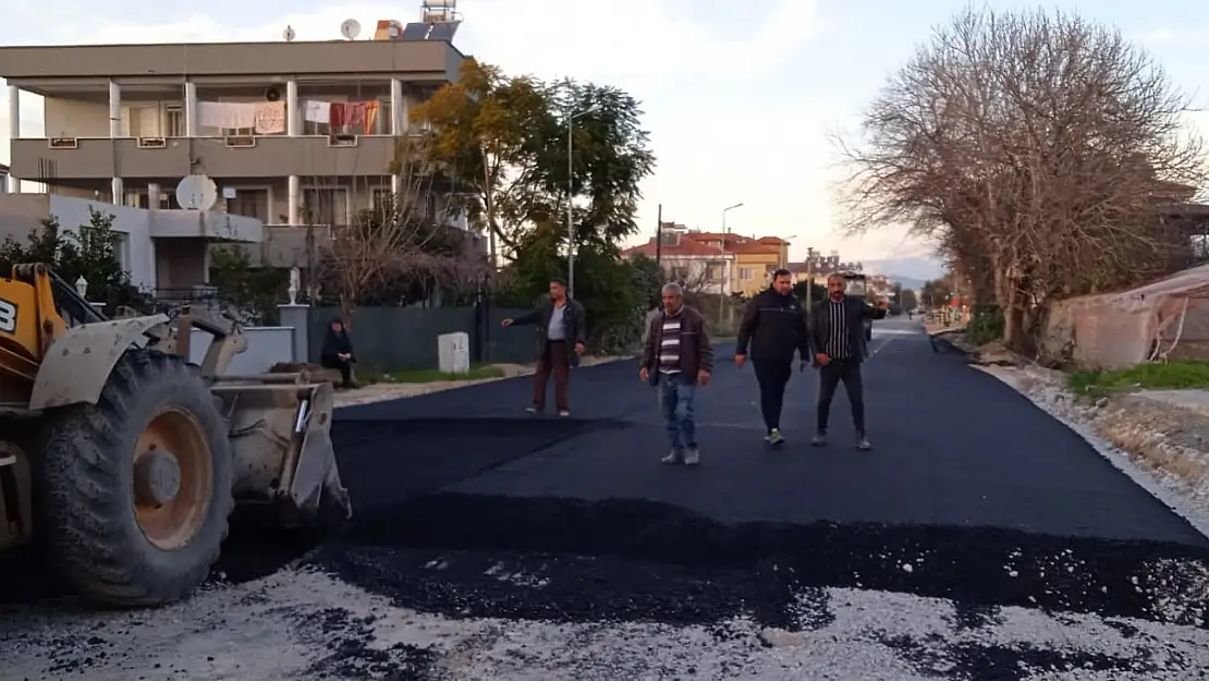 DALAMAN'DA SICAK ASFALT ÇALIŞMALARI SÜRÜYOR   