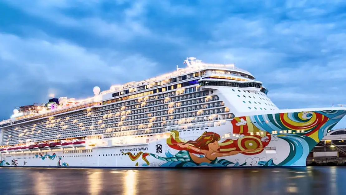 DÜNYANIN EN BÜYÜK GEMİLERİNDEN NORWEGIAN GETAWAY BODRUM'A DEMİR ATTI!