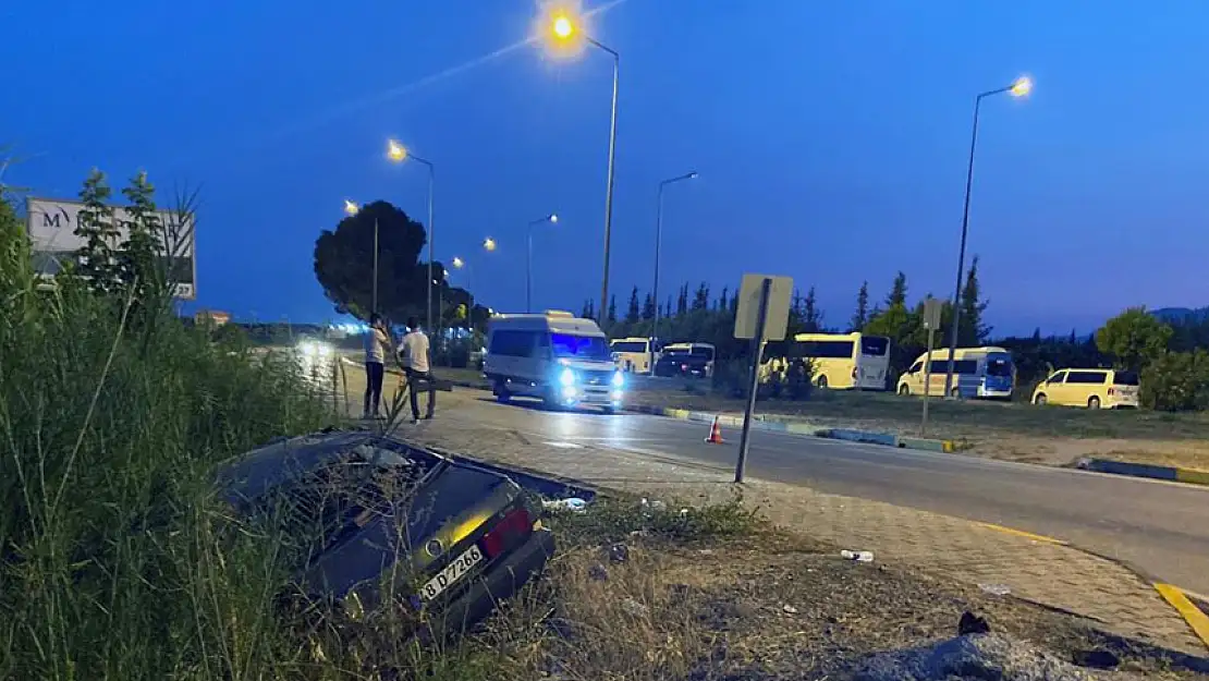 DALAMAN'DA TRAFİK CANAVARI KAPIYI ÇALDI 3'Ü ÇOCUK 6 YARALI