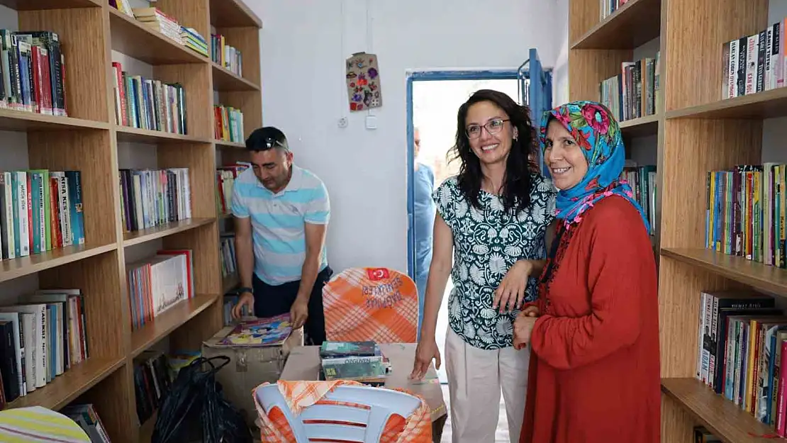 MENTEŞE DAĞPINAR KÜTÜPHANESİNE 482 KİTAP BAĞIŞLANDI
