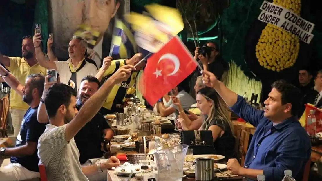 FETHİYE'DE DÜNYA FENERBAHÇELİLER GÜNÜ SARI-LACİVERT COŞKUYLA KUTLANDI