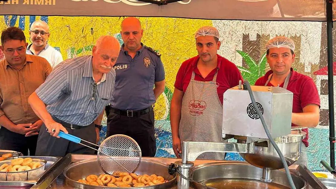 15 TEMMUZ ŞEHİTLERİ HAYRINA MARMARİS'TE LOKMA DAĞITILDI